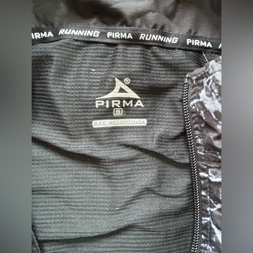 Pirma Black and White Marble Print Running Vest - Picture 4 of 6